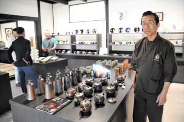 大堀相馬焼「陶吉郎窯」が作品展　福島県の浪江といわきで