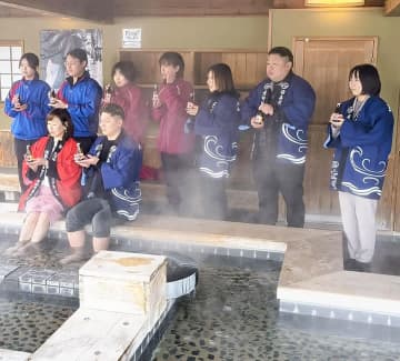 「元気ハツラツ！」磐梯熱海で撮影　「オロナミンC」17日にテレビCM