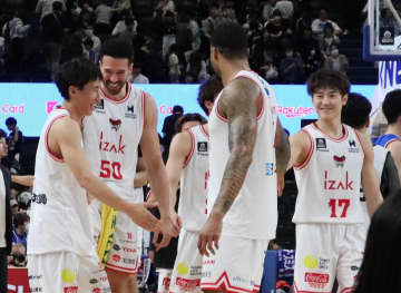 グラウジーズB1復帰　PO準決勝、福岡下す　