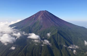 閉鎖時間前倒し、通行料増を協議　山梨県、来夏の富士登山対策で