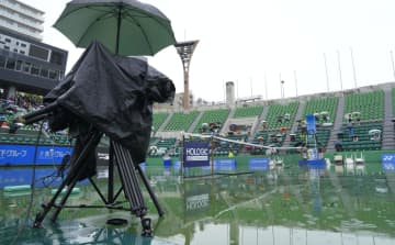 女子テニス、雨で20日に順延　ジャパン・オープン