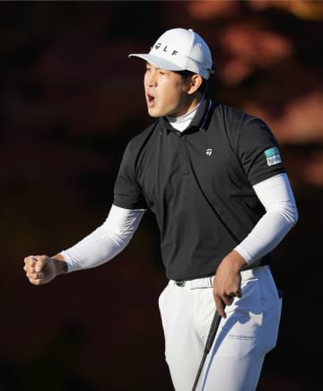 中島啓太、初日からの首位守る　男子ゴルフ第3日