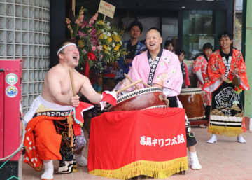 「奇跡の太鼓」輪島で演奏　再開スーパー、浸水も無事