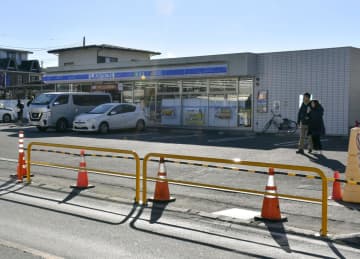 富士山コンビニ側に柵完成　車道横断防ぐ目的、山梨