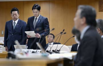 「共に迎えたかった」と声震わす　百条委委員長、元県議死亡に言及