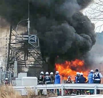 岡山の変電所で爆発、2人やけど　一部地域が停電