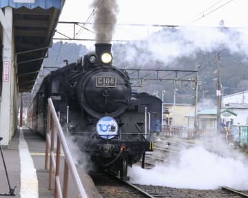 自然の中を走るSL路線の維持を　大井川鉄道、創立100周年