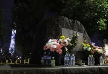 犠牲者10万人鎮魂の光　東京スカイツリー