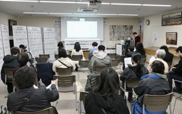 4100人の名、生きた証し　空襲犠牲者悼み読み上げ