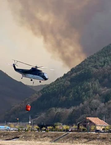 韓国で山林火災、死者も　危機警報、最高レベル