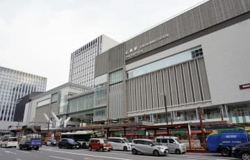 広島駅の新しい駅ビル開業　JR西日本、商業施設やホテル