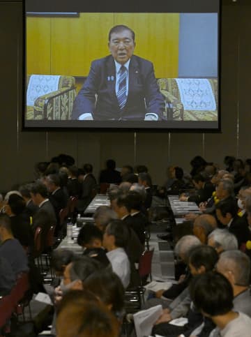 改憲議論、着地点見えず　首相「自衛隊の明記最優先」