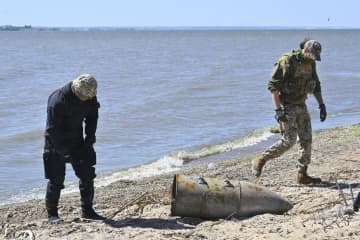 無人艇で「ロシアの戦闘機撃墜」　黒海で、世界初とウクライナ