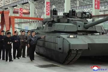 金正恩氏が戦車近代化指示　工場視察、派兵経験念頭か