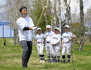 斎藤佑樹さんが野球場開設　北海道長沼町、小学生向け