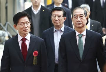 韓国大統領選、与党候補一本化へ　韓悳洙前首相がリード