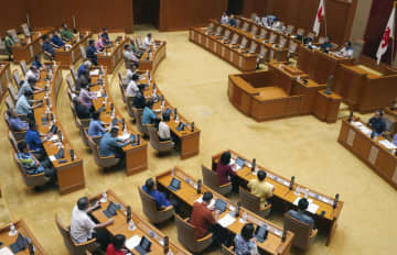 米兵性暴力事件に抗議決議　沖縄県議会、再発防止求め