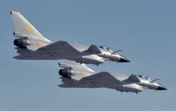 中国製「殲10」でインド機撃墜　パキスタン軍、ロイター報道