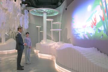 愛子さま、海外パビリオン視察　万博、夢は「世界平和」と記す