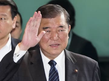 首相、消費税減税を見送り意向　財源確保困難、参院選で争点に