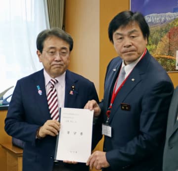 小松空港周辺に防災庁の分局を　馳浩・石川県知事が要請