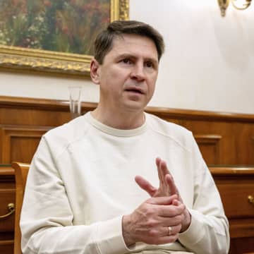 欧米圧力でロシアを交渉の場に　ウクライナ大統領最側近
