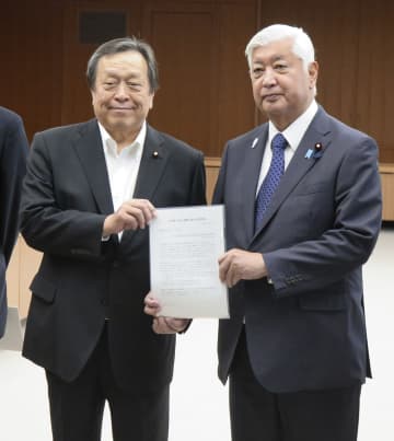 UFO対応へ専門部署を　超党派議連、防衛相に提言