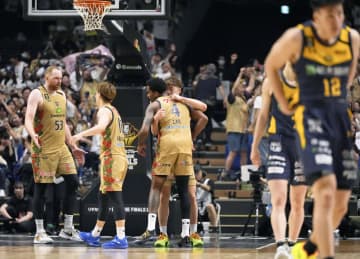 Bリーグ決勝、琉球勝ち最終戦へ　宇都宮と1勝1敗、27日に決着