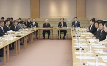 皇族数確保、今国会見送り　先行合意案も折り合えず