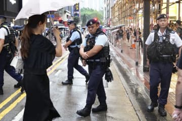 天安門36年、警察官を多数配置　香港、厳重警戒で抑え込み