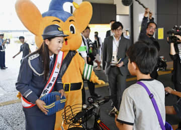 自転車「ロック」呼びかけ　BMXレーサーと警視庁