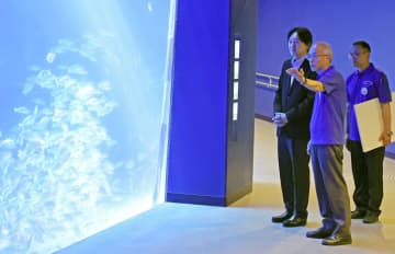 能登地震被災の水族館視察　秋篠宮さま、石川訪問
