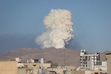 イランの首都20カ所超を空爆　核、ミサイル施設標的