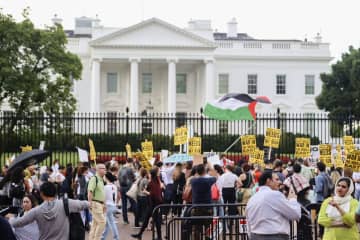 米大統領に攻撃自制求めるデモ　イラン系米国人、ワシントンで