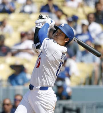 大谷、1回無失点に26号　鈴木2発で3年連続20号