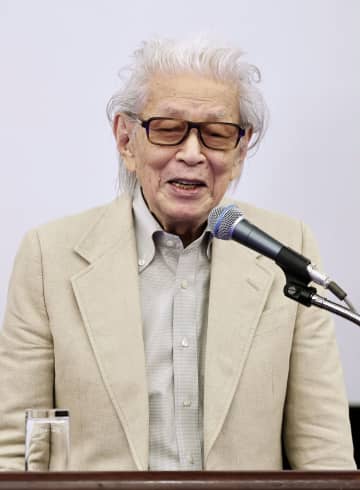 メディアの行く末をシンポで議論　作家五木寛之さんが都内で講演
