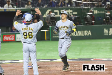 ドジャース戦、真の「MVP」の声！　佐藤輝のHRボールをキャッチし少年にプレゼントした男性に集まる絶賛