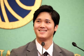 大谷翔平、スパイクの靴底に「隠れデコピン」がいた！　「愛を感じます」「パワーをもらえますね」