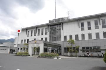 スマホから女子更衣室動画…高校講師が盗撮疑い　岐阜・中津川署逮捕