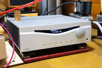 オーディアのプリメインアンプ「FLS9」導入記。「ハイファイ性能と趣味性を両立する大いなる可能性」