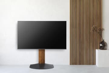 マスターウォール、無垢材採用の40-86型対応テレビスタンド「AM TV STAND」