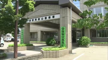 スノーモービルの下敷きに　神奈川の60歳男性が死亡　仲間が長野と新潟県境に近い山林で発見