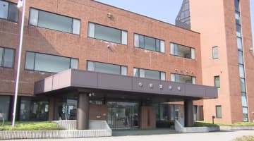 ベルトコンベヤーに右腕巻き込まれる　重体だった63歳男性が死亡　死因は「多発外傷」　1人で清掃作業中に何が