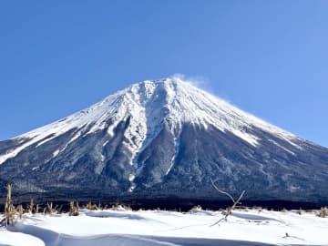 富士山の入山料、静岡側も4000円に ネットで賛否両論「高すぎる」「むしろ安い」