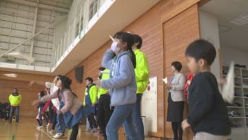 子どものやりたいこと実現　群馬・前橋市で紙ヒコーキ大会