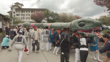 １２年に１度の渡御　１０８メートルのみこし　群馬・沼田市