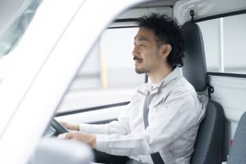 営業職に転職したけど「自家用車」の使用が必須！ ガソリン代「月2万円」支給されけど、これって妥当？「車両の維持費・減価償却」も含め解説