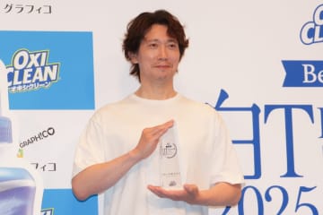 佐々木蔵之介、過去舞台での珍事件告白！“カニ歩き”芝居の珍事件