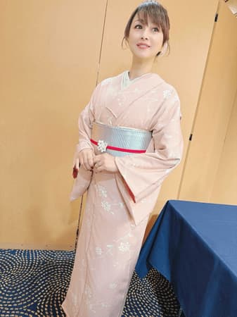 渡辺美奈代、桜色の華やかな和装姿にファン「お綺麗」