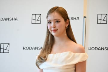 藤田ニコル 初の美容本はインタビューが20時間！？話しすぎて「カラカラ（笑）」さらに、あか抜けの秘訣を明かす